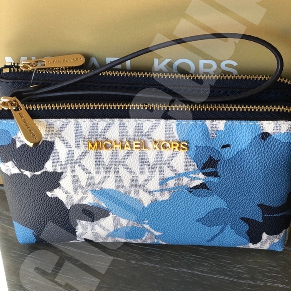 LAST ONE! Michael Kors Large Double Wristlet - Picture 8 of 8